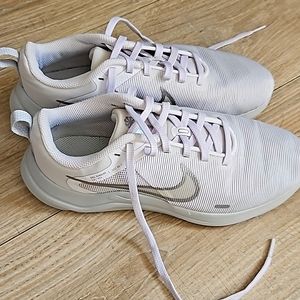 Womens White Nikes Size 7